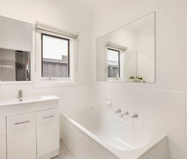 1/9 Kennedy St, Bentleigh East VIC 3165 - House For Rent | Domain - Photo 3