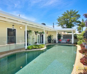 Three Bedrooms, Pool & Big Shed! - Photo 4