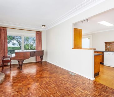 Grand character-filled family home - Photo 1