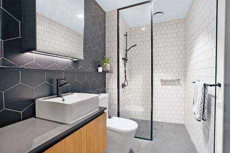 Savvy, Chic and Central - Photo 5