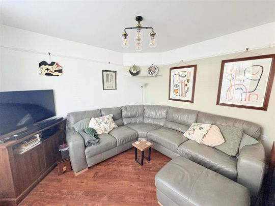 Carnarvon Road Leesland Gosport PO12 3QP - Photo 1