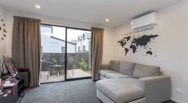 Modern two bedroom home! - Photo 1