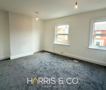 3 bedroom end of terrace house to rent - Photo 2