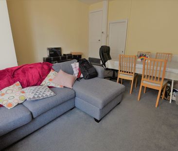 2 bedroom House in Hindle Place, Leeds - Photo 1