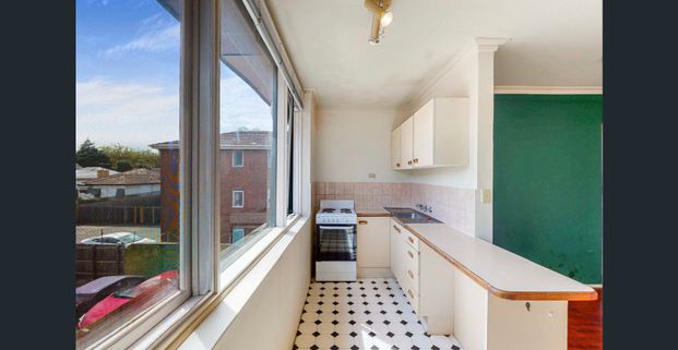 Bright & Peaceful 1 Bedroom Apartment in Prime Location - Photo 1