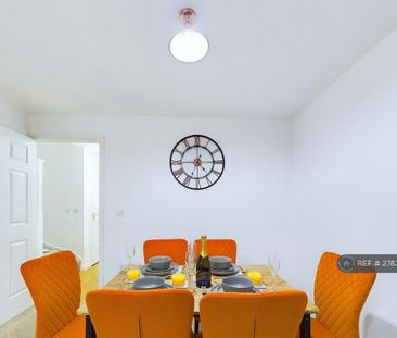 4 bedroom semi-detached house to rent - Photo 5