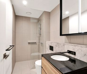 Large modern two bedroom apartment in the heart of Armadale - Photo 6