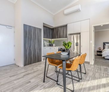 Luxury Furnished Apartment - Photo 6