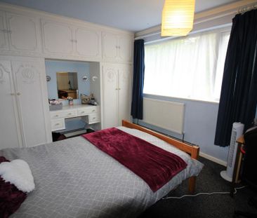 6 bedroom detached house to rent - Photo 5