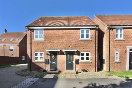 2 bedroom semi-detached house to rent - Photo 5
