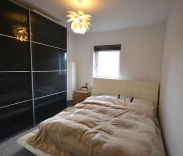 2 Bed Luxury Flat Didsbury - Close to Metro Station and Burton Road - Photo 1