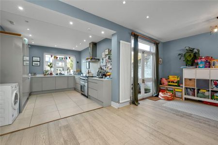 4 bedroom property to rent - Photo 5