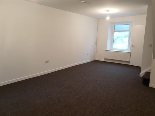 Pant Yr Heol, Briton Ferry, NEATH - Photo 1