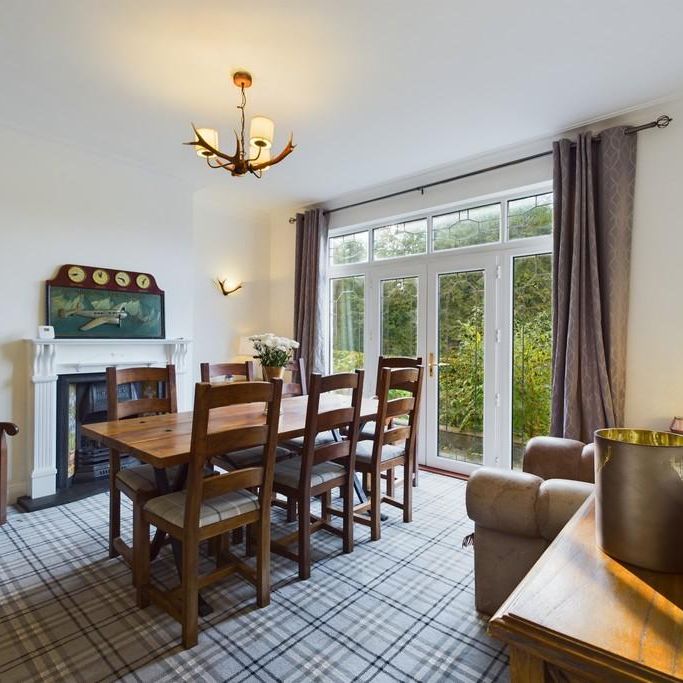 4 bedroom semi-detached house to rent - Photo 1