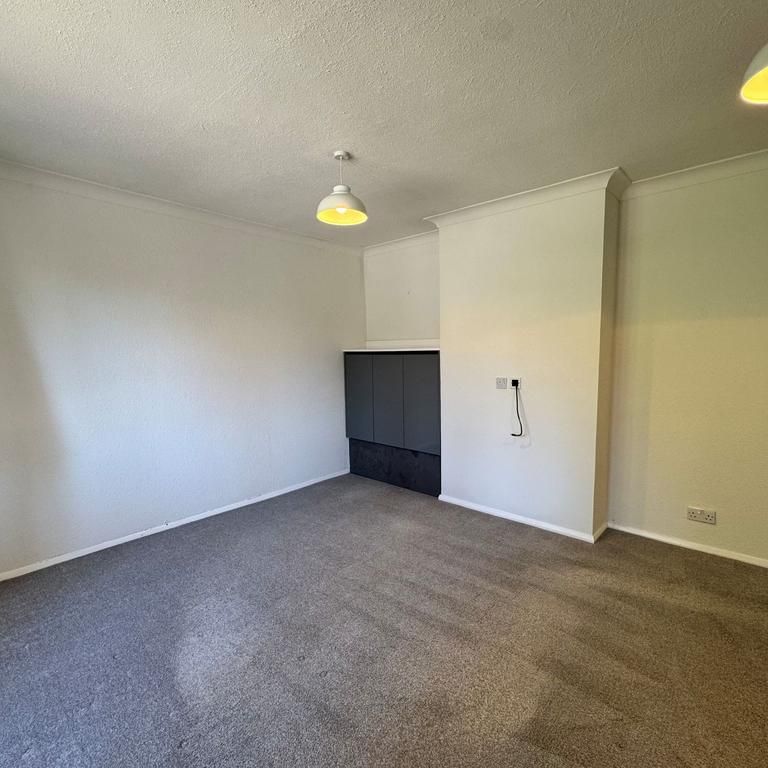 3 bedroom property to rent - Photo 1