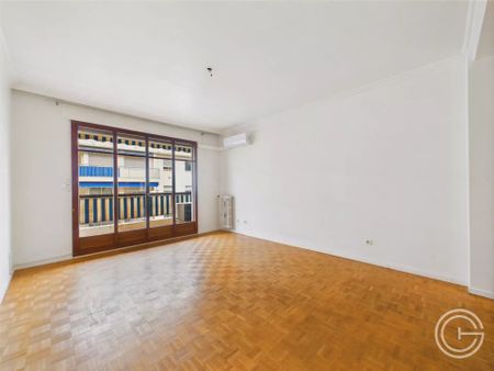 Location Appartement 3 pièces 63m² NICE 06300 - Photo 2