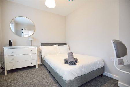 6 bedroom end of terrace house to rent - Photo 4