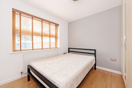 3 bedroom apartment to rent - Photo 3