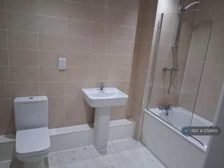 2 bedroom flat to rent - Photo 5