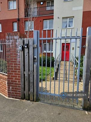 3 bedroom maisonette to rent - Photo 1