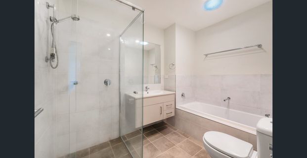 Modern Family Home in Prime Edmondson Park Location! - Photo 1