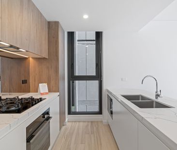 Modern Two-Bedroom Apartment Close to Transport & Waterfront - Photo 3