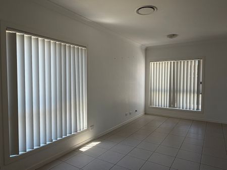 Beautiful and Spacious Property - Photo 5