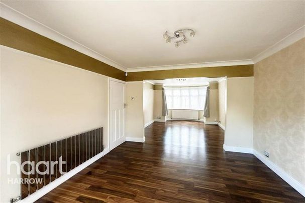 3 bedroom end of terrace house to rent - Photo 1