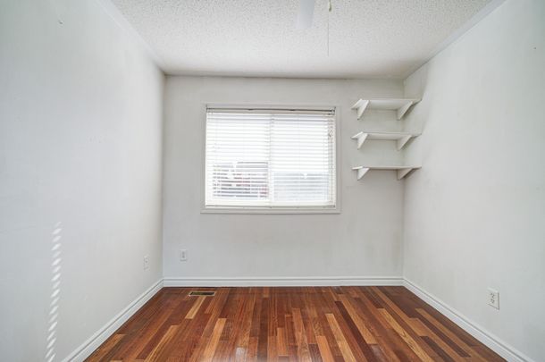 For Lease - 81 White's Hill Avenue, Markham, Ontario - Photo 1