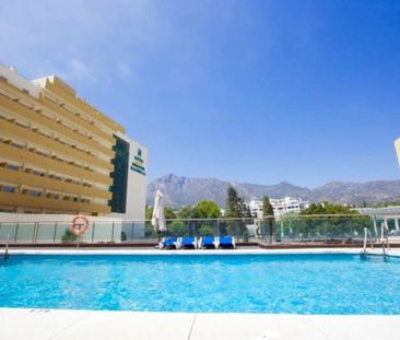 Middle Floor Apartment in Marbella - Photo 4