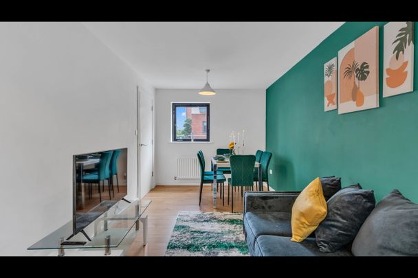 3 Bed Semi-Detached House, Bell Barn Road, B15 - Photo 1