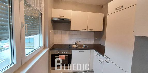 Studio avec balcon - proche lycée technique et zone commerciale - Photo 2