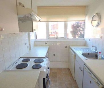 Elms Road, Wokingham, Berkshire, RG40 - Photo 2