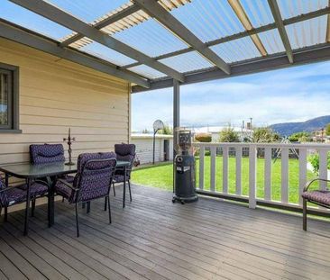 Family Home - Photo 4
