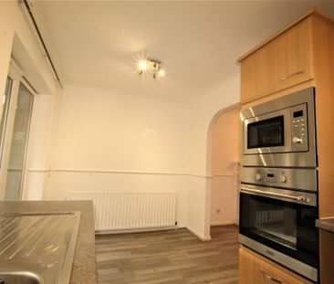 3 bedroom semi-detached house to rent - Photo 6