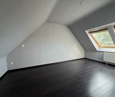 WICHELEN - Ruim duplexappartement vlakbij het station. - Foto 5