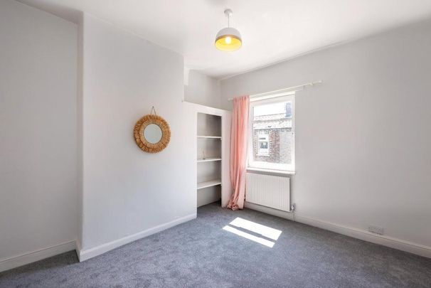 2 bedroom terraced house to rent - Photo 1