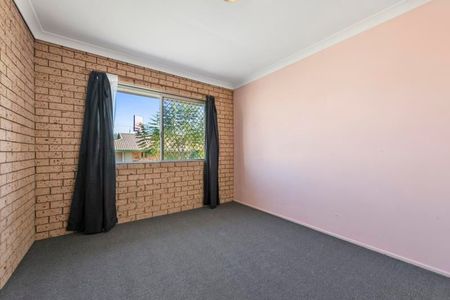 Spacious Unit - Ideal Location - Photo 2