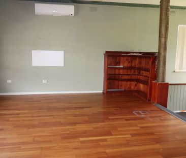 6 Freyberg Street Wagga Wagga NSW - Photo 3