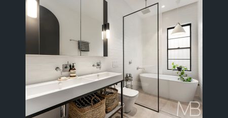 LUXURIOUS SEMI-DETACHED HAVEN - Photo 3