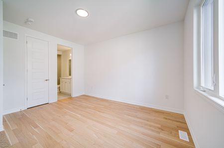 For Lease - 3149 Meadowridge Drive, Oakville, Ontario - Photo 3