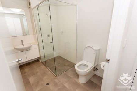 City Apartment Living - Photo 2