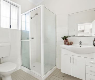 Bright and Airy Semi-Detached Home with Classic Cottage Charm - Photo 6