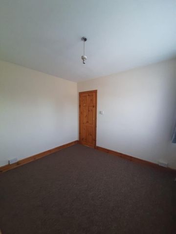 2 bedroom semi-detached house to rent - Photo 5