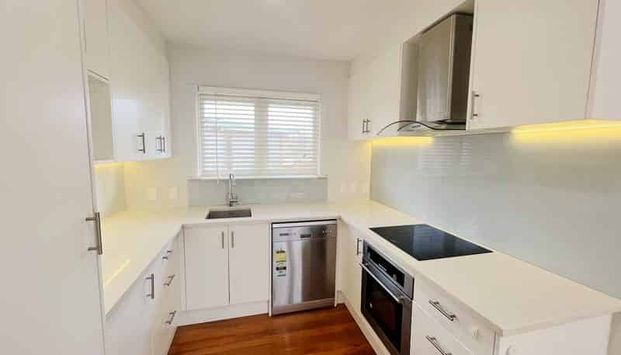 Mount Albert, 3 bedrooms - Photo 1