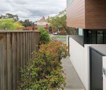 Homely Two Bedroom Apartment - Photo 1