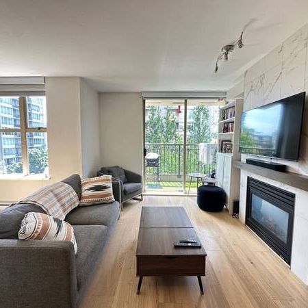 Fully Furnished Studio Condo @ Mondrian in Yaletown w/ City Views! - Photo 1