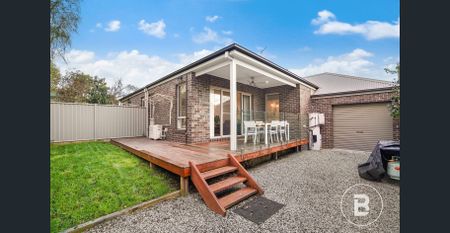 MODERN AND LUXURIOUS THREE BEDROOM HOME IN BALLARAT NORTH - Photo 4