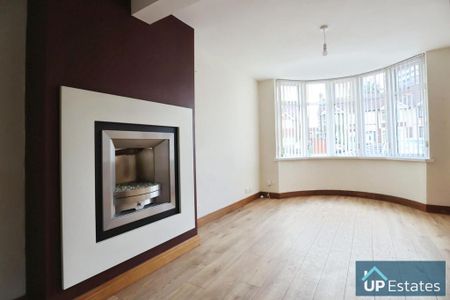 3 bedroom end of terrace house to rent - Photo 2