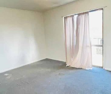 Spacious 2 Bedroom - Photo 2